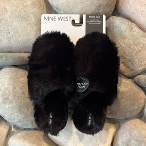 NWT Nine West Black Soft Fuzzy Memory Foam Slippers - Size 5/6